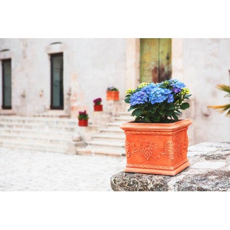 Vaso quadrato decorativo classico tradizionale 23x23 H20 in polimero resistente terracotta per piante per giardini e terrazze - Made in Italy - Monacis