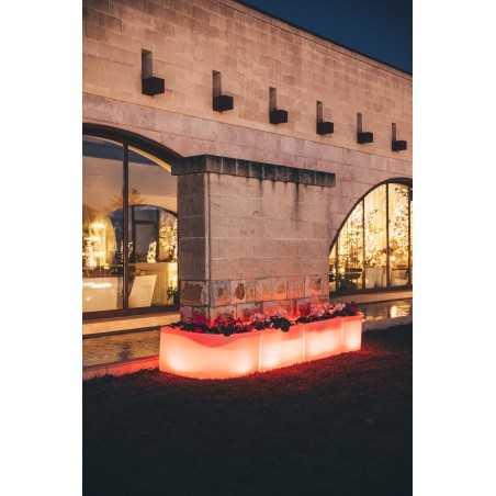 Fioriera Angolare Flowerpot Luce Rossa in Polimero Monacis - Cm 160X35X50 H