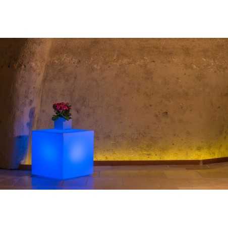 Youcube Bright Blue Light in Monacis Polymer - Cm 40X40X40 H